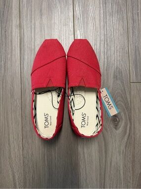 TOMS Ladies classic Red Canvas Slip-Ons